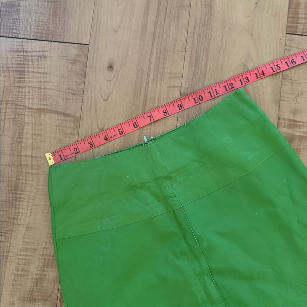 Green Vintage Soft Matte Leather Women's Mini Skirt - Picture 3 of 11